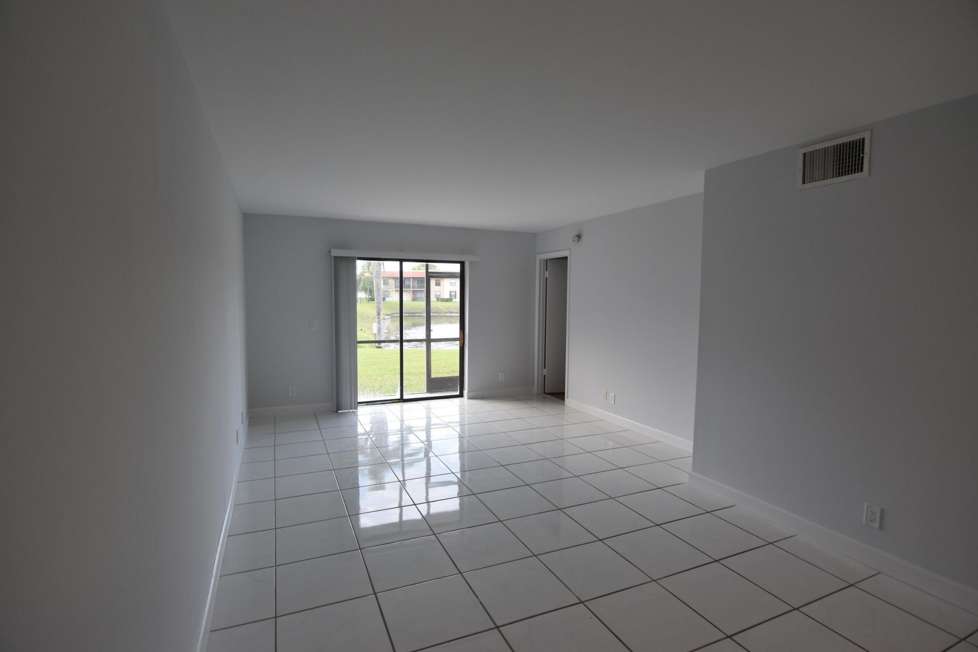 21895 Lake Forest Circle, Unit 102, Boca Raton, FL 33433 Photo