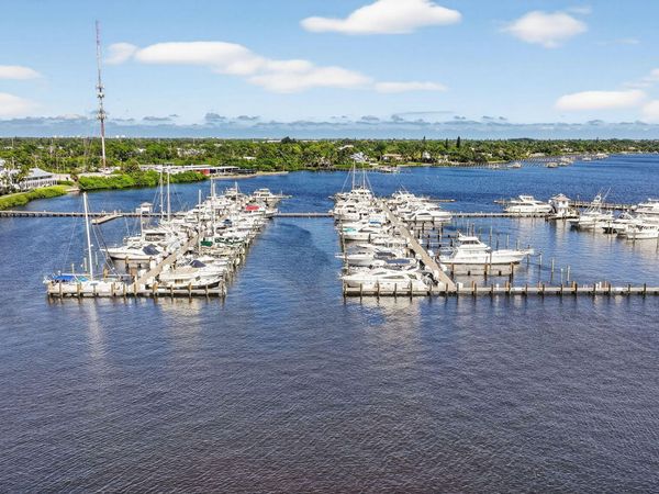 875 NW Flagler Avenue, Unit 302, Stuart, FL 34994