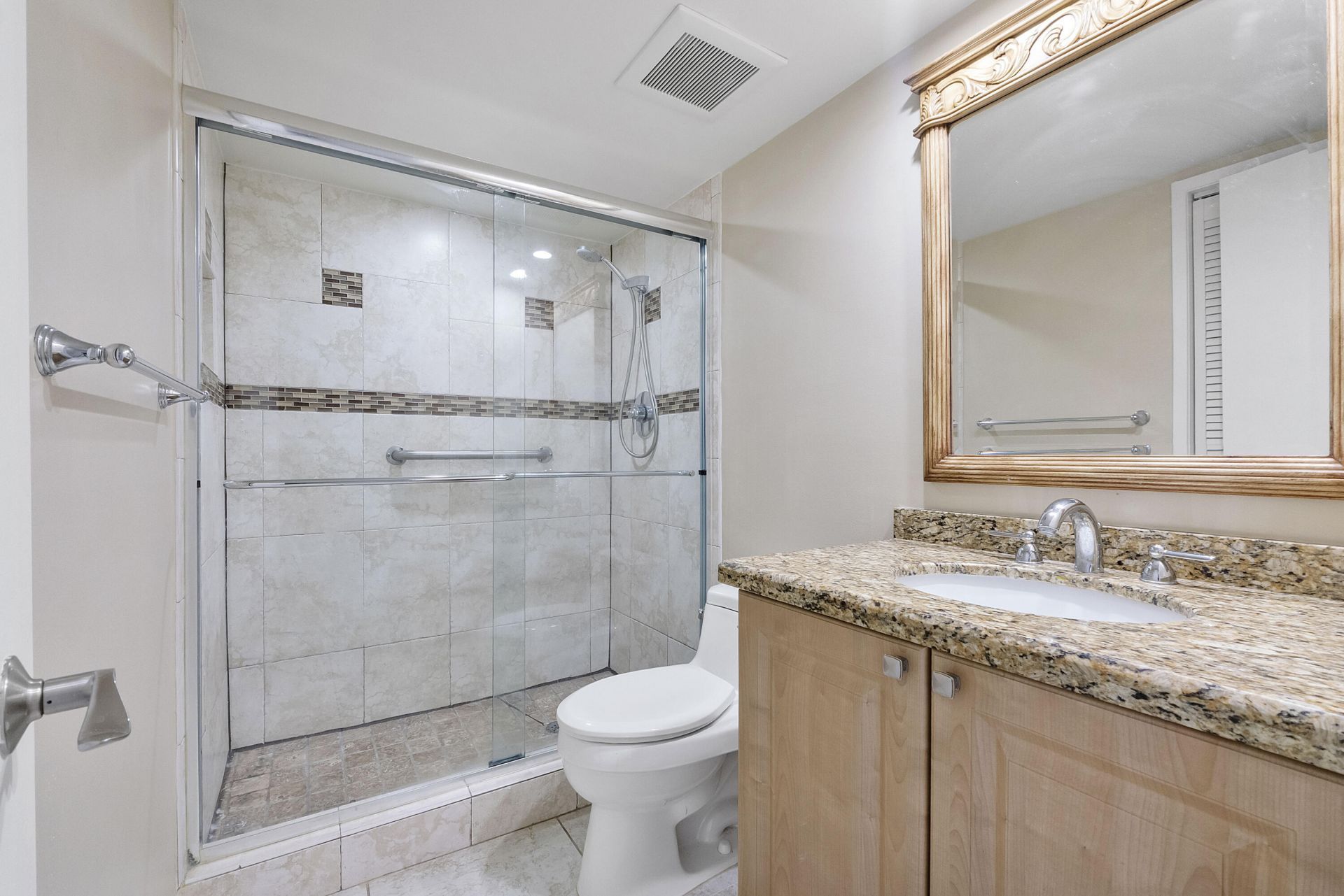 3900 Oaks Clubhouse Drive, Unit 411, Pompano Beach, FL 33069 Photo