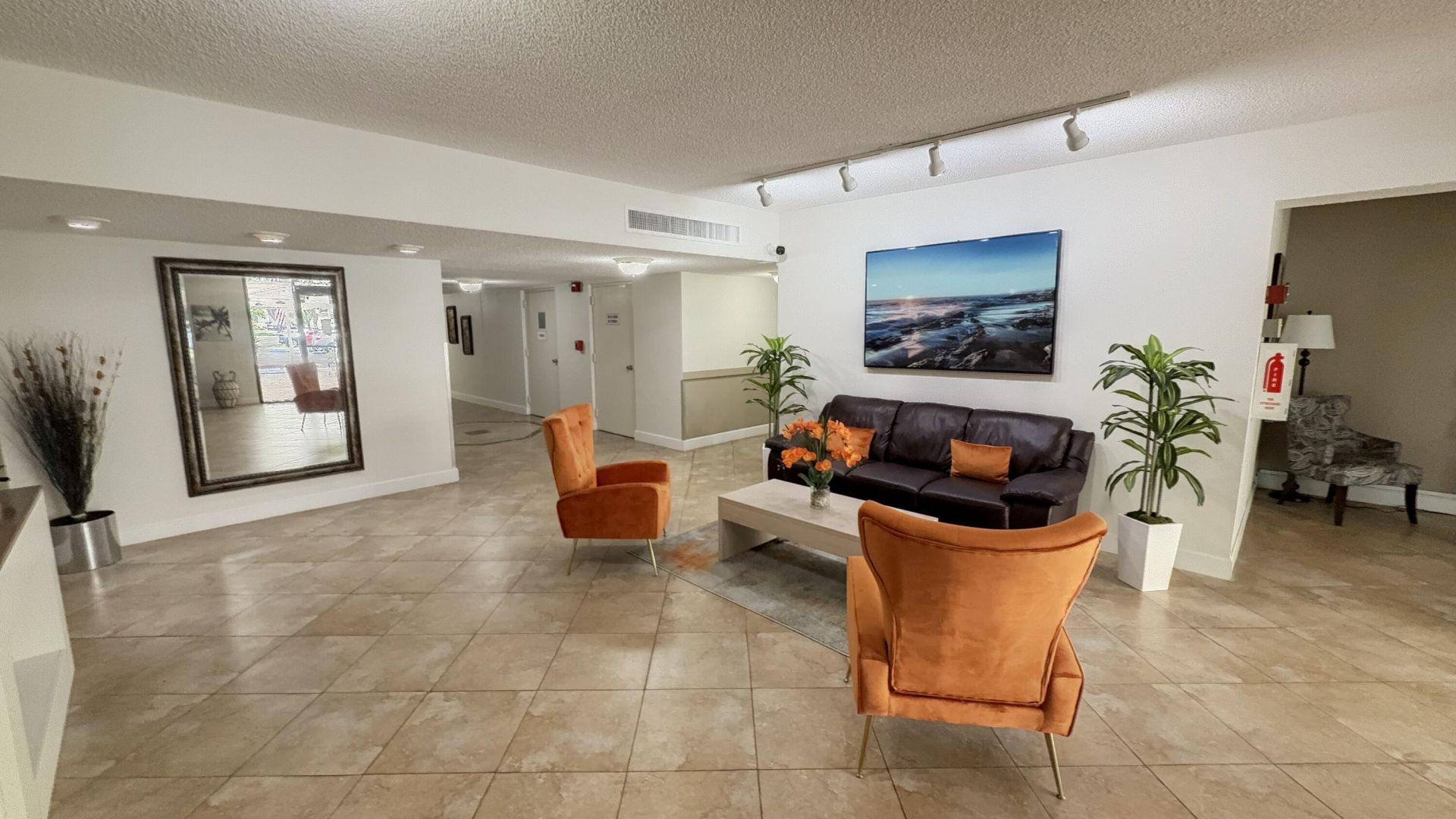 3900 Oaks Clubhouse Drive, Unit 411, Pompano Beach, FL 33069 Photo