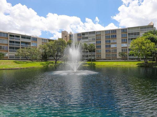 7081 Environ Boulevard, Unit 143, Lauderhill, FL 33319