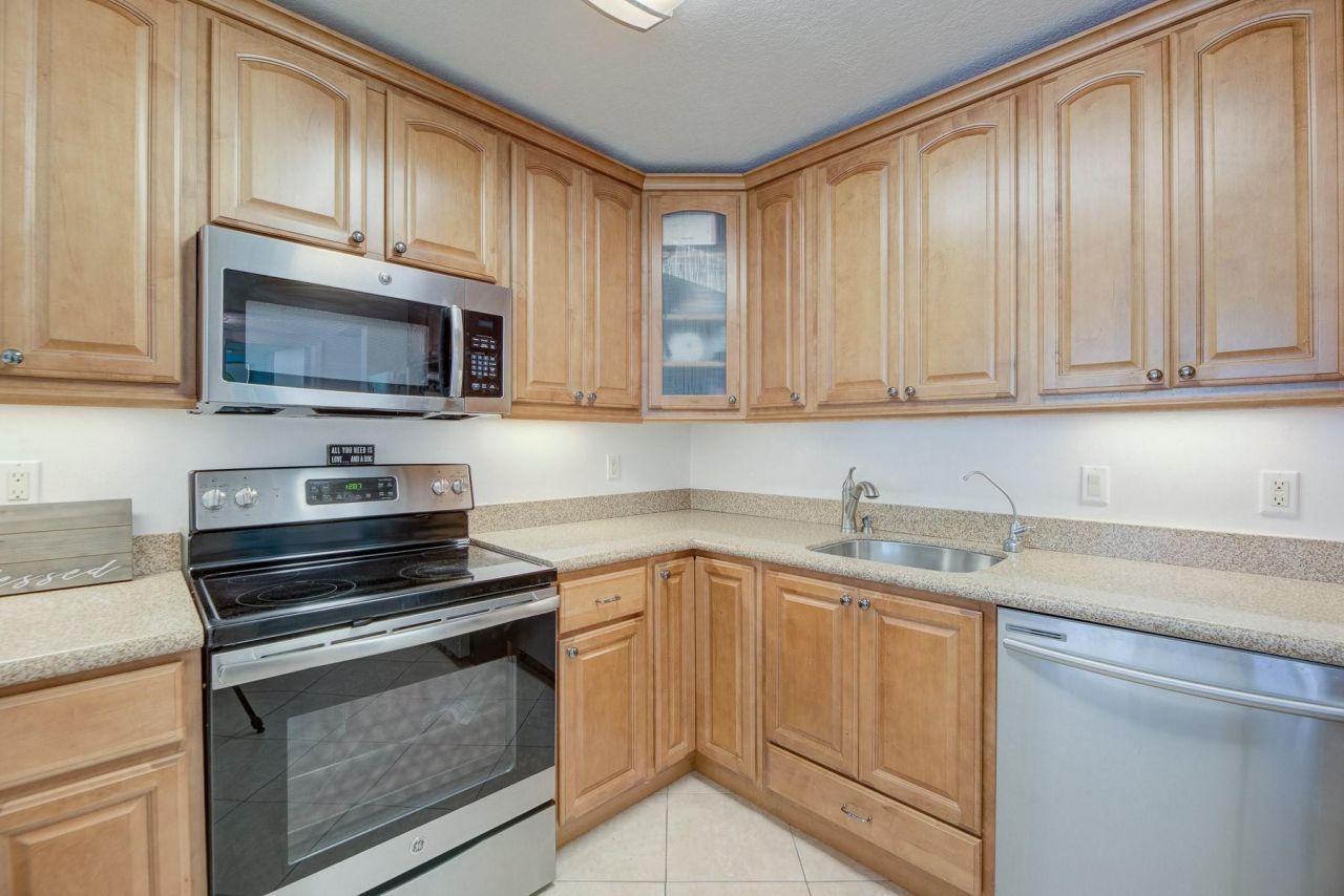 7081 Environ Boulevard, Unit 143, Lauderhill, FL 33319 Photo