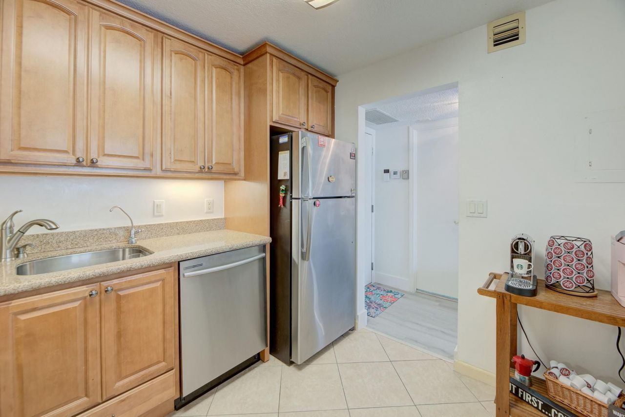 7081 Environ Boulevard, Unit 143, Lauderhill, FL 33319 Photo