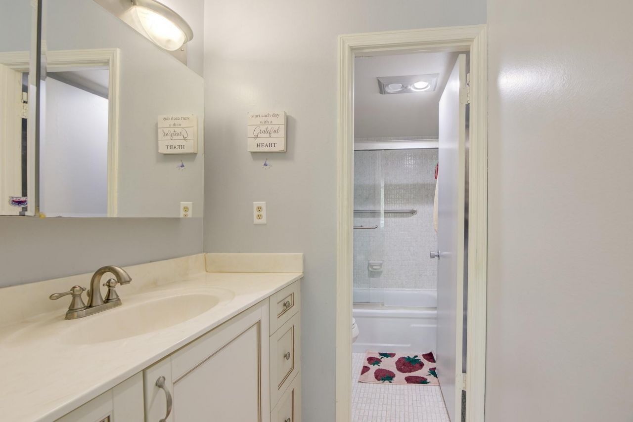 7081 Environ Boulevard, Unit 143, Lauderhill, FL 33319 Photo