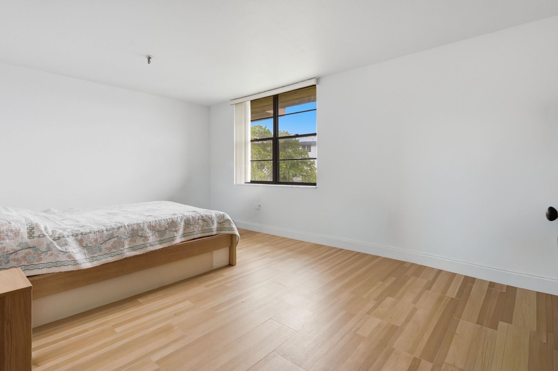 661 NE 195th Street, Unit 310, Miami, FL 33179 Photo
