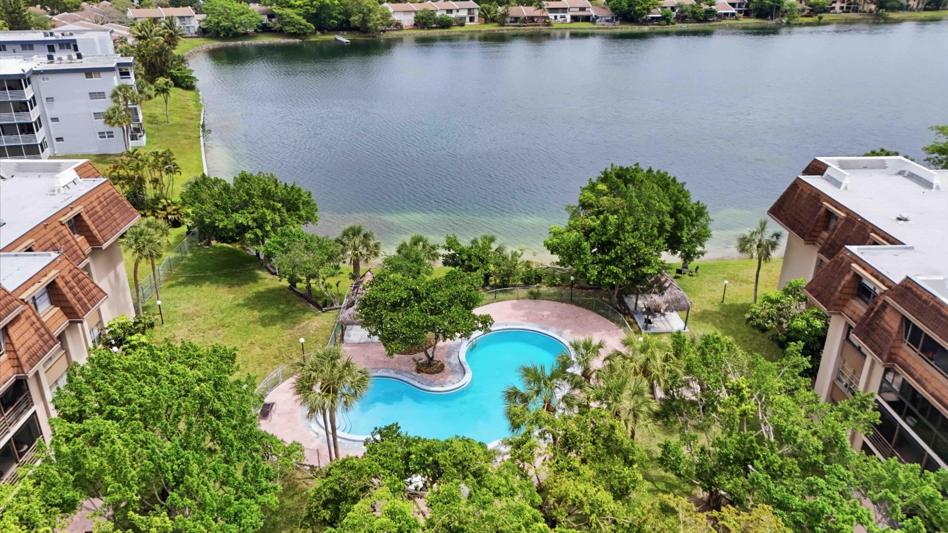 661 NE 195th Street, Unit 310, Miami, FL 33179 Photo