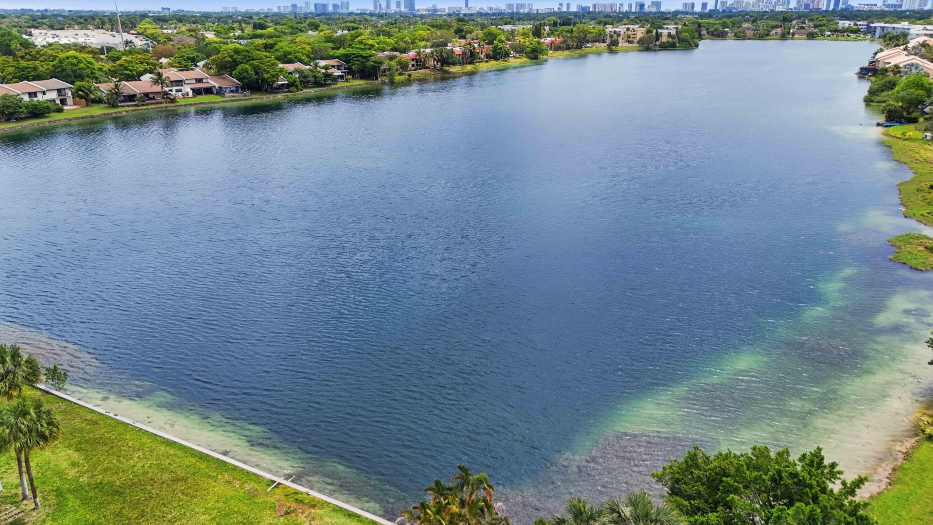 661 NE 195th Street, Unit 310, Miami, FL 33179 Photo