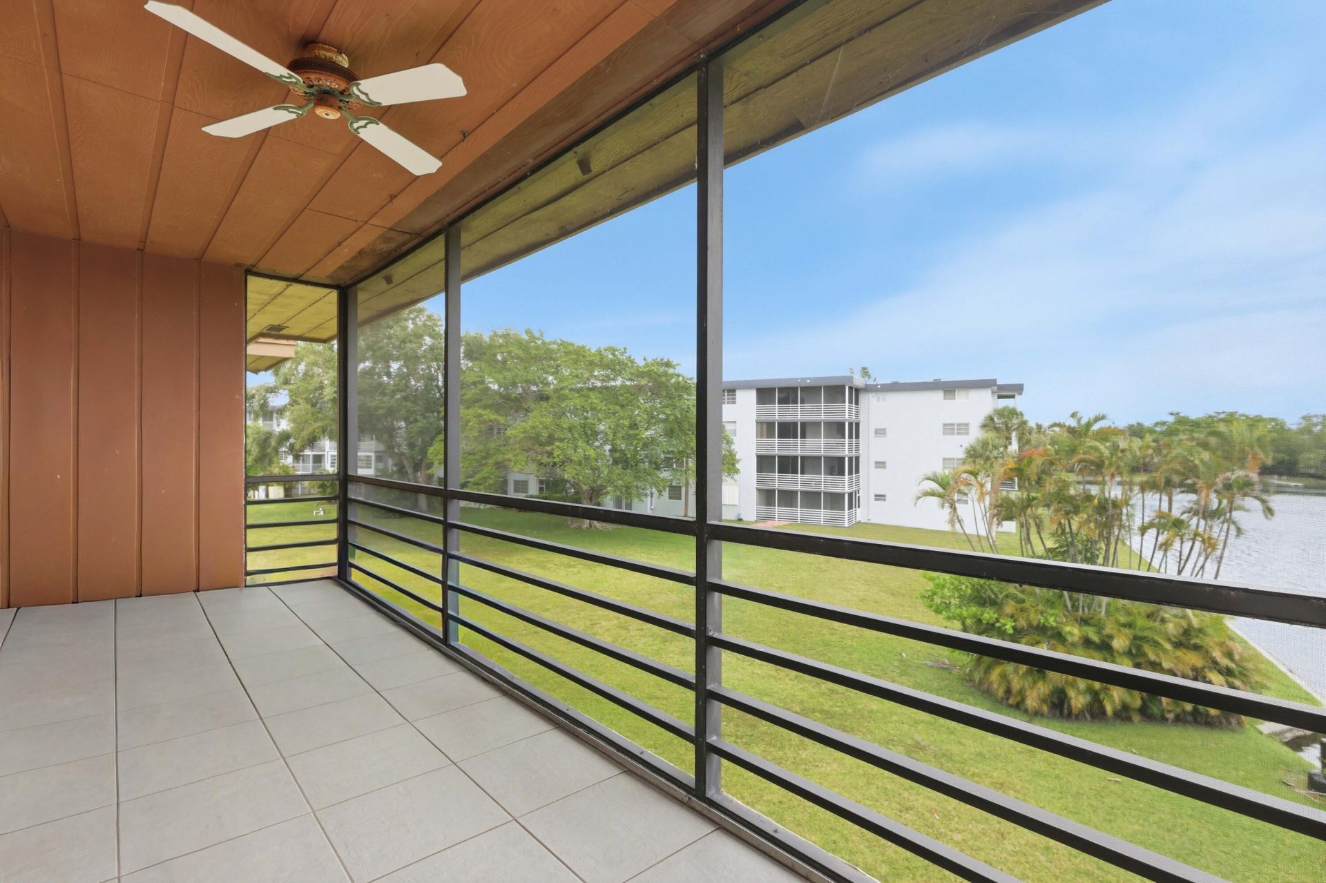 661 NE 195th Street, Unit 310, Miami, FL 33179 Photo