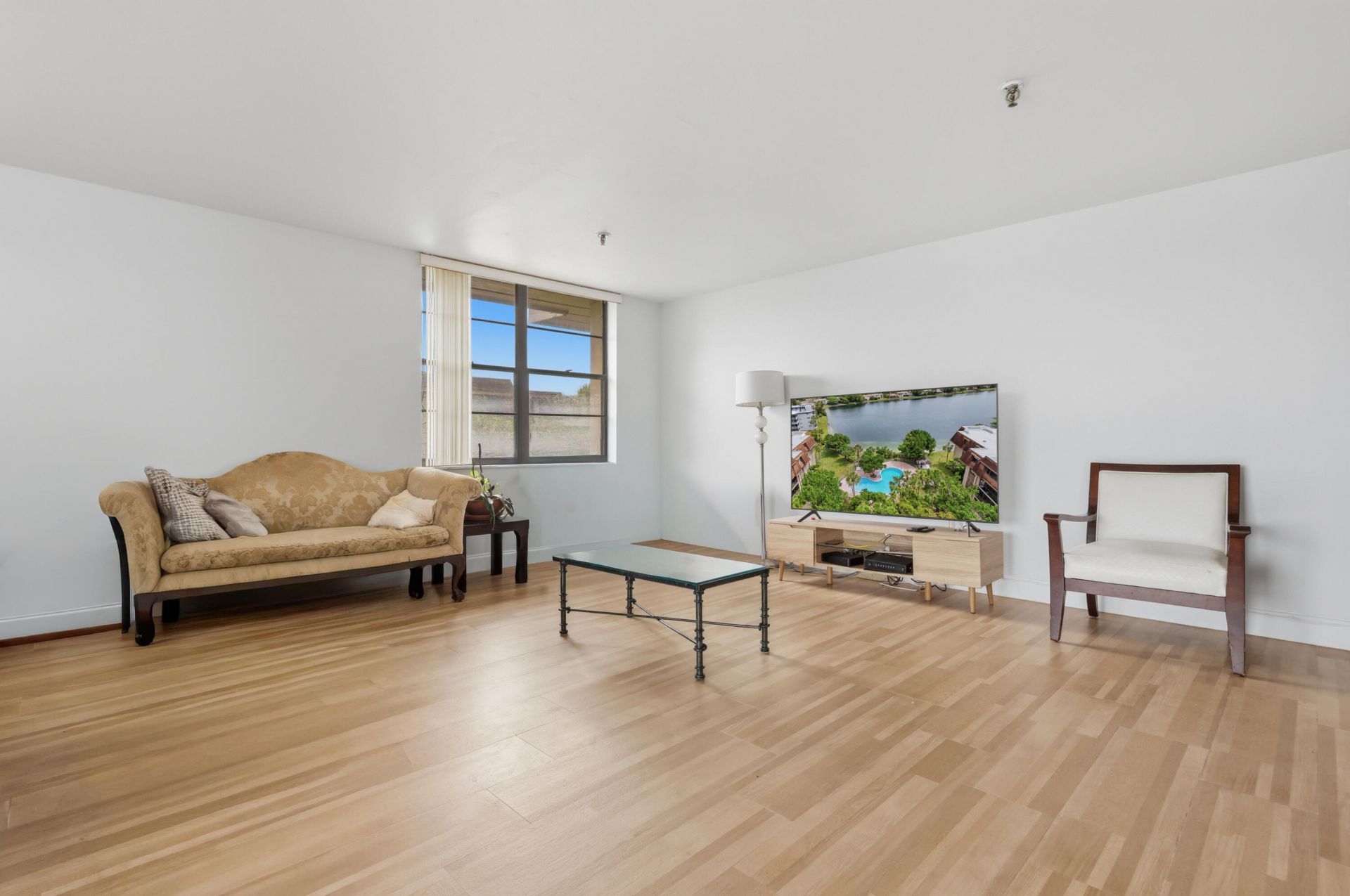 661 NE 195th Street, Unit 310, Miami, FL 33179 Photo
