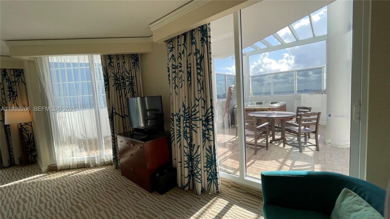 18001 Collins Avenue, Unit 2814, Sunny Isles Beach, FL 33160 Photo