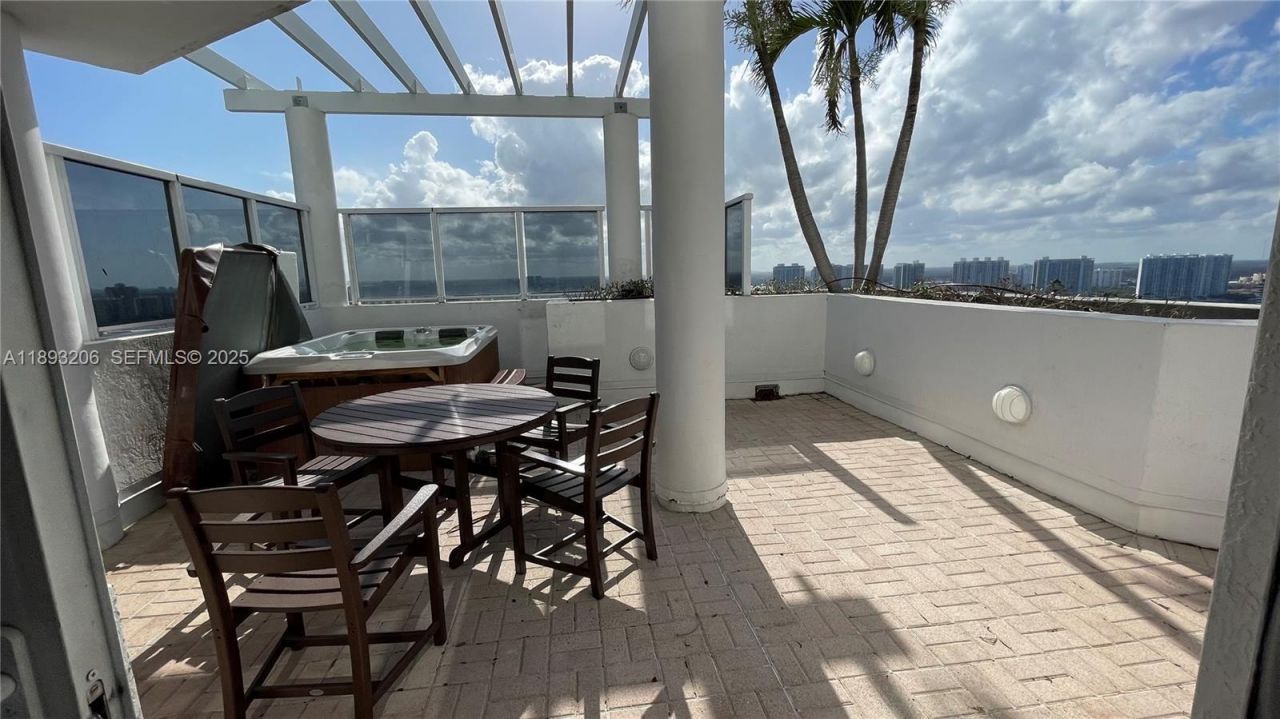 18001 Collins Avenue, Unit 2814, Sunny Isles Beach, FL 33160 Photo