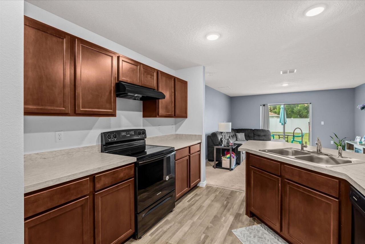 2226 SE Heathwood Circle, Port Saint Lucie, FL 34952 Photo