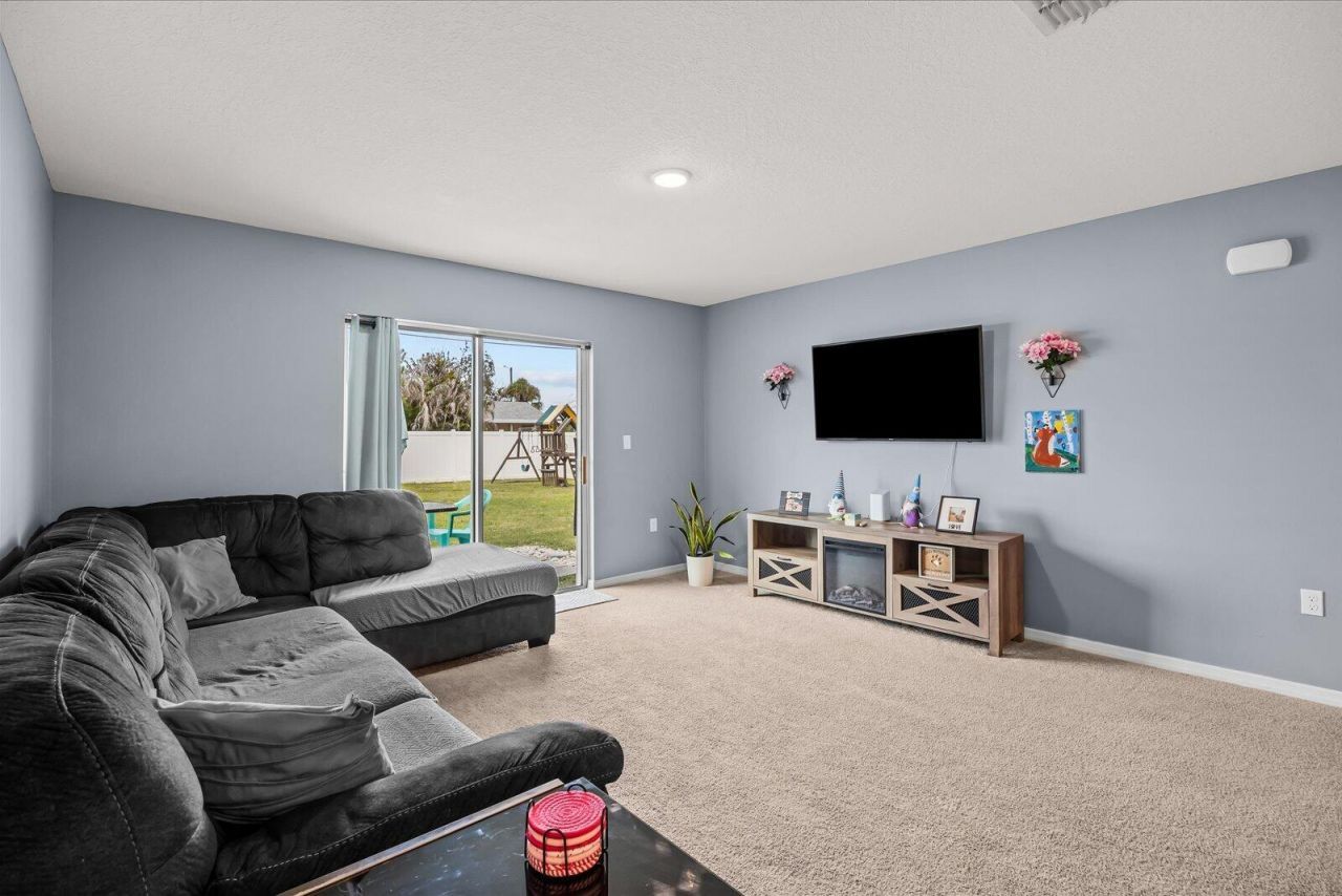 2226 SE Heathwood Circle, Port Saint Lucie, FL 34952 Photo