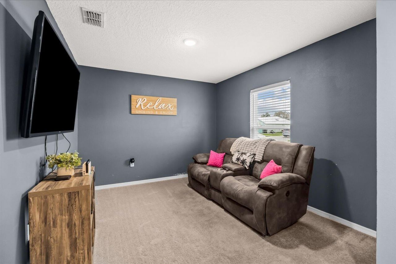 2226 SE Heathwood Circle, Port Saint Lucie, FL 34952 Photo