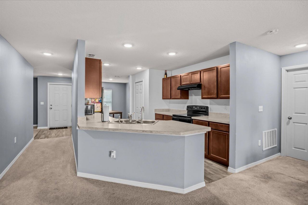 2226 SE Heathwood Circle, Port Saint Lucie, FL 34952 Photo