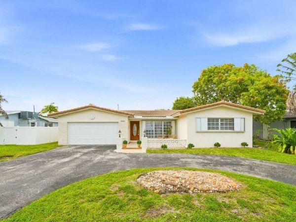 5501 Monroe Street, Hollywood, FL 33021