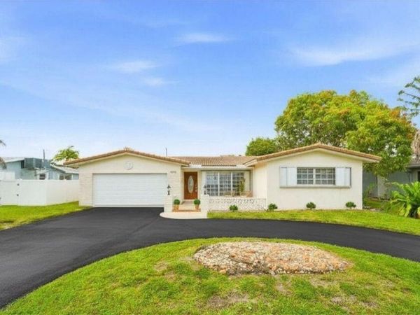 5501 Monroe Street, Hollywood, FL 33021