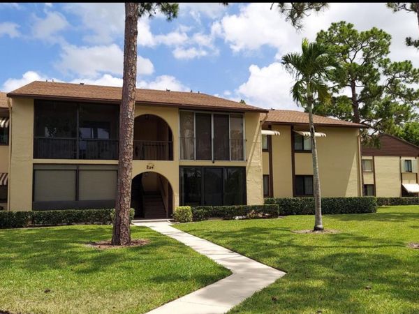 234 Pine Hov, Unit D-1, Greenacres, FL 33463