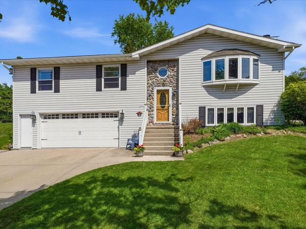 924 N Grant St, Port Washington, WI 53074
