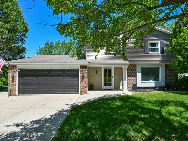 14390 W Wilbur Dr, New Berlin, WI 53151