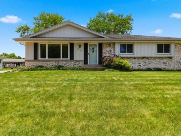 7431 S Logan Ave, Oak Creek, WI 53154