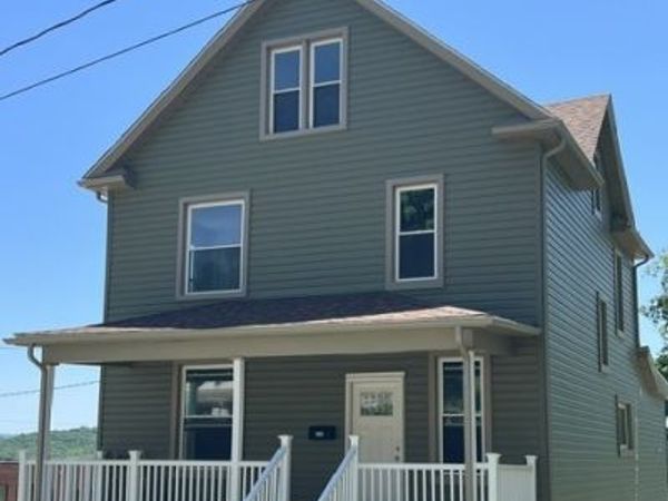 809 DEPOT STREET, Youngwood, PA 15697