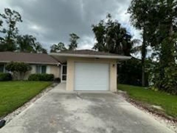 9211 Seville RD , FORT MYERS, FL 33967