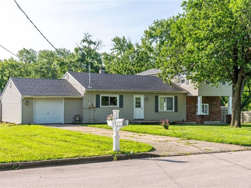 602 W Crescent Lane, Franklin, OH 45005 Photo 2