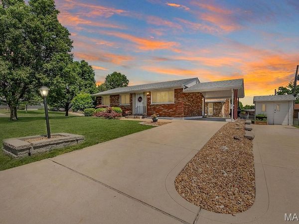 4231 Tupelo Drive , Unincorporated, MO 63125