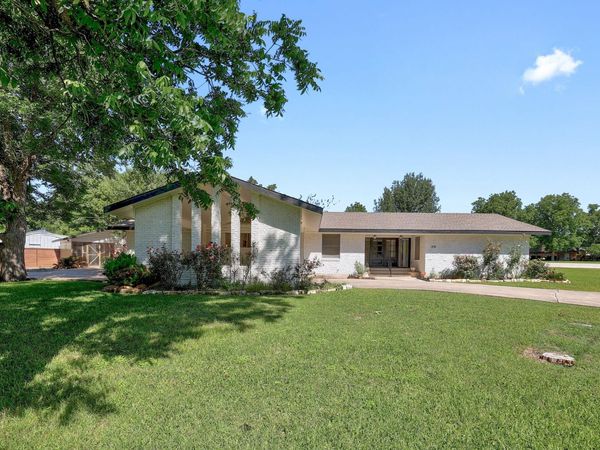 418 S Main ST, Thrall, TX 76578