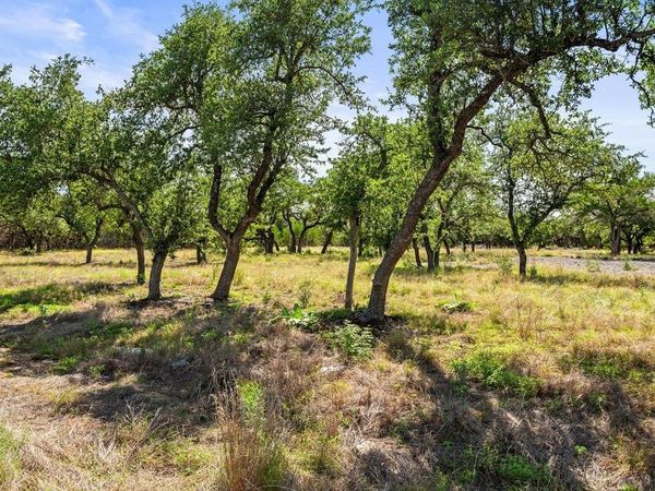 300 Stonegate LN, Dripping Springs, TX 78620