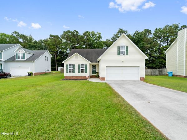 183 Bridlewood Drive, Jacksonville, NC 28540