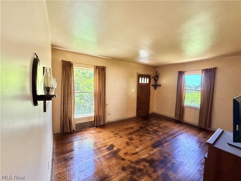 817 S Green Road, South Euclid, OH 44121 Photo 3
