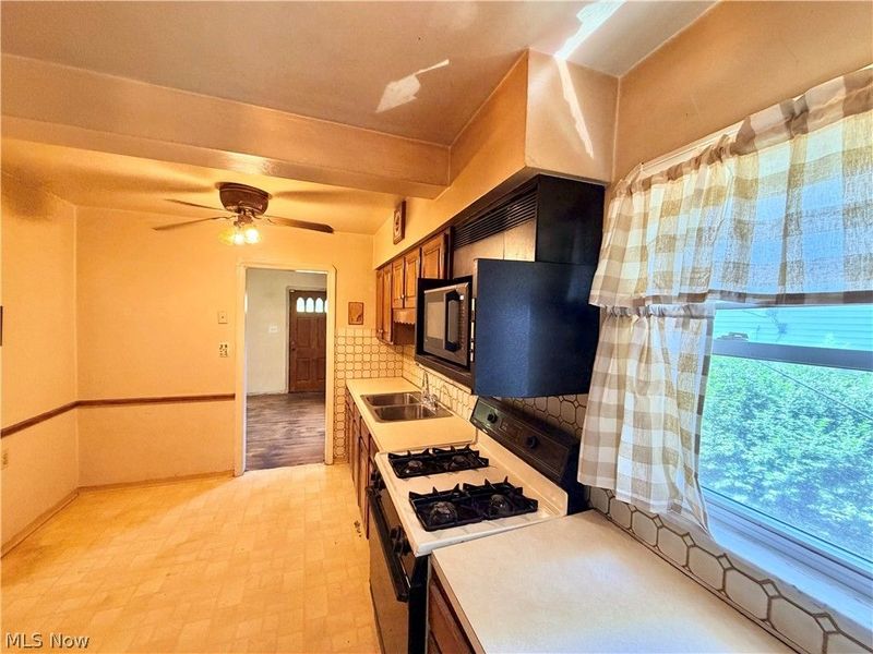 817 S Green Road, South Euclid, OH 44121 Photo 5