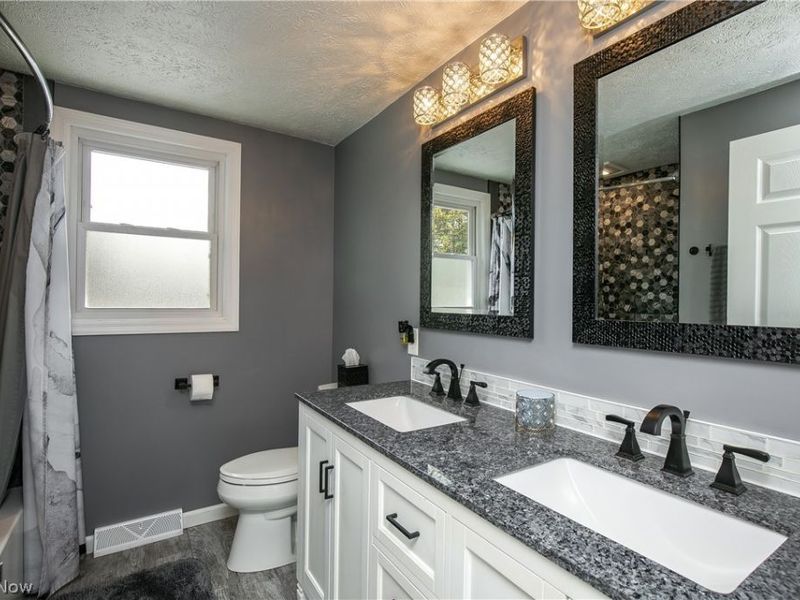 8318 Kellydale Street NW, Massillon, OH 44646 Photo 10