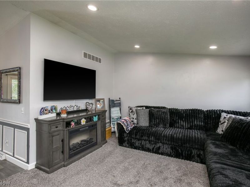 8318 Kellydale Street NW, Massillon, OH 44646 Photo 22
