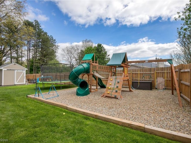 8318 Kellydale Street NW, Massillon, OH 44646 Photo 35