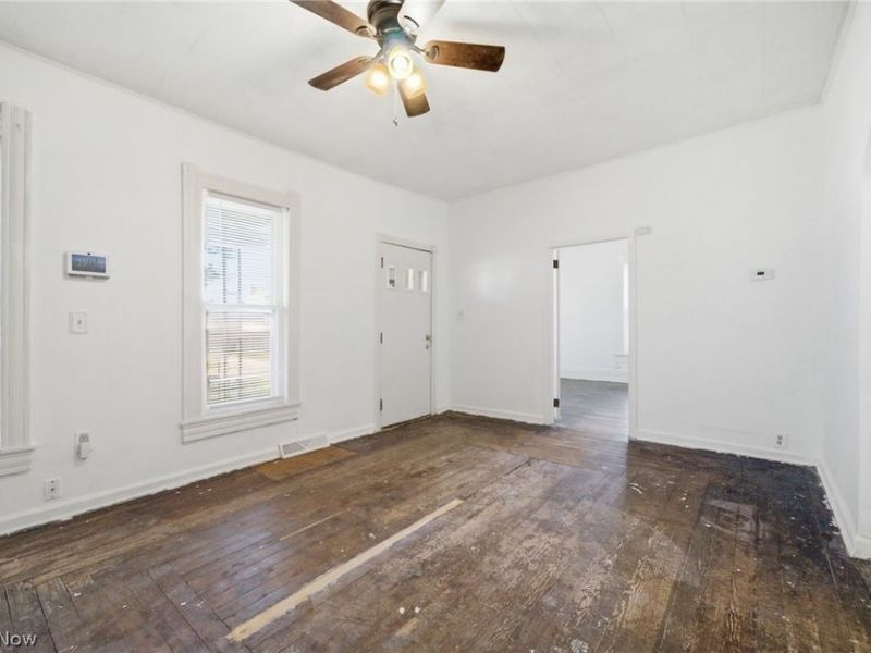 115 W 30th Street, Lorain, OH 44055 Photo 9
