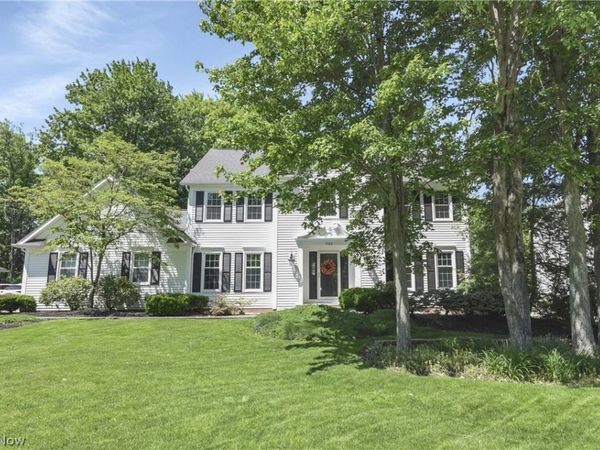 705 Lake Trail , Aurora, OH 44202