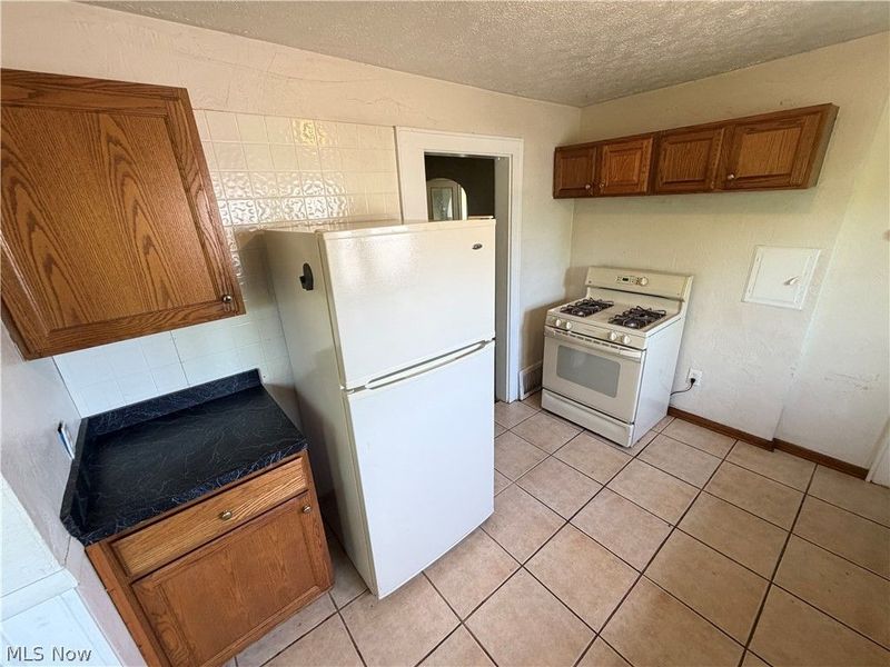 918 Frederick Boulevard , Akron, OH 44320 Photo 14