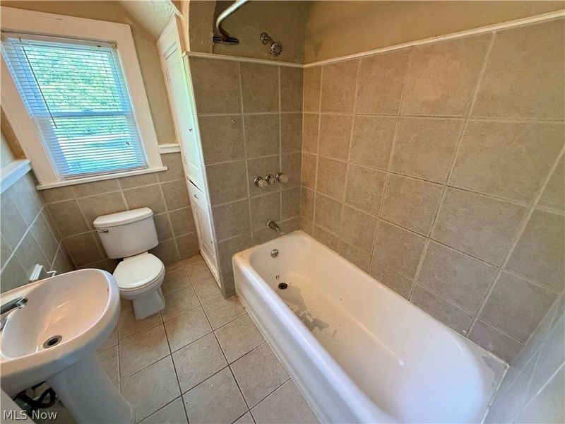 918 Frederick Boulevard , Akron, OH 44320 Photo 15