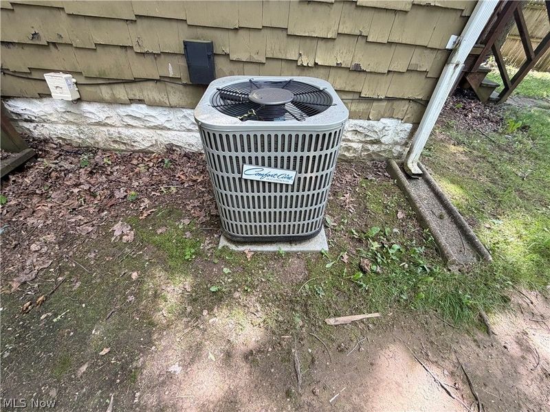 918 Frederick Boulevard , Akron, OH 44320 Photo 5