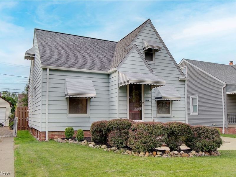 7612 Ira Avenue, Brooklyn, OH 44144 Photo 2