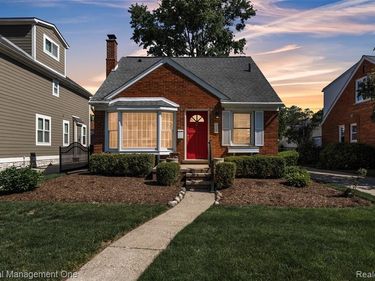 2711 Dorchester Road, Birmingham, MI 48009