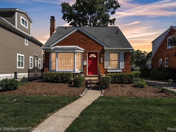 2711 Dorchester Road , Birmingham, MI 48009