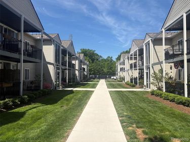 305 N Eton Street, Birmingham, MI 48009