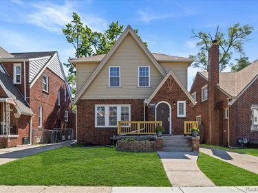 18942 Santa Rosa Drive, Detroit, MI 48221
