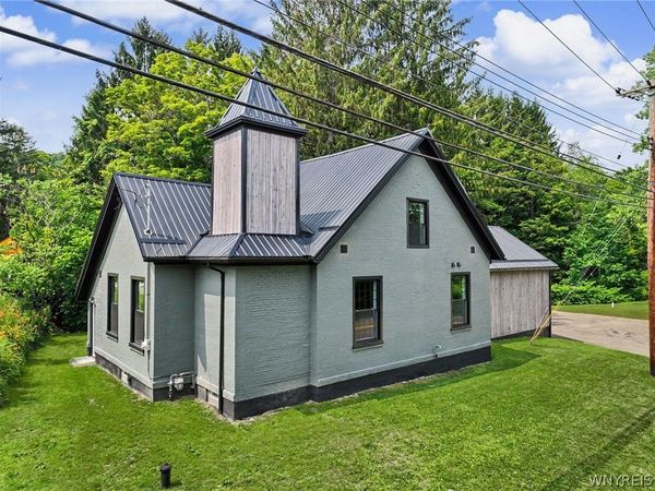 9386 State Road, Colden, NY 14033
