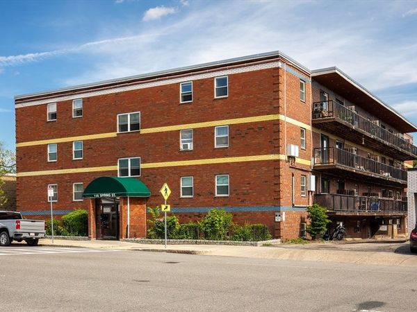 116 Spring St, Unit A4, Boston, MA 02132