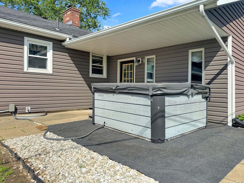1552 Grimes Circle, Urbana, OH 43078 Photo 8